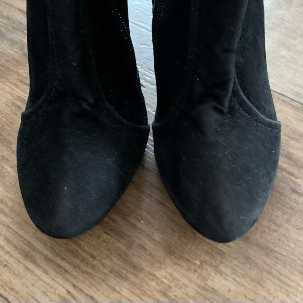 Frederick’s of Hollwood thigh high suede like heeled boots - Picture 10 of 10